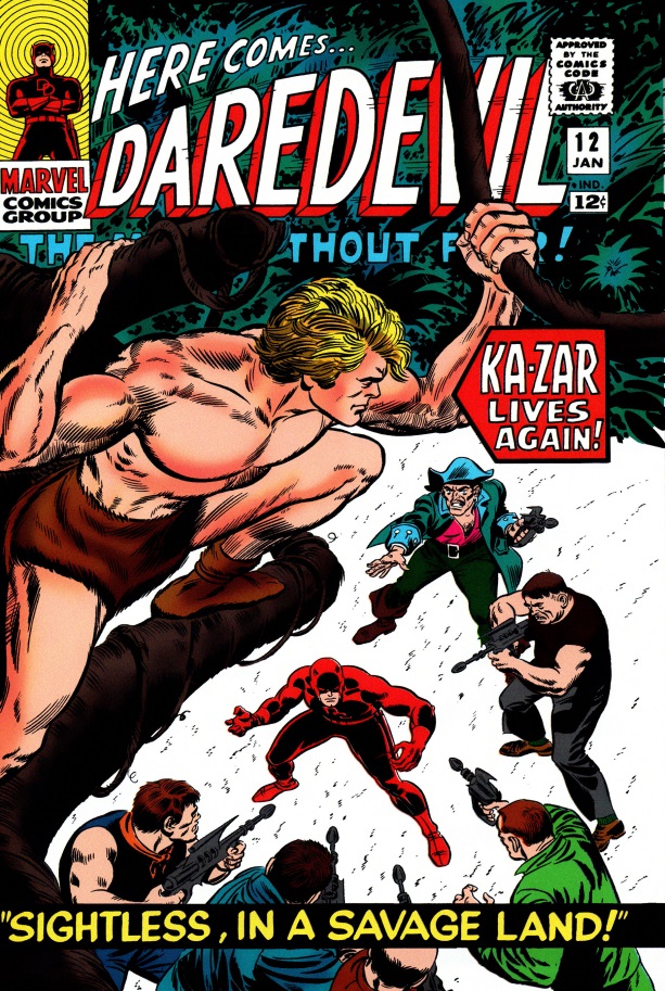 Capa da edição nº 12 de Demolidor com desenhos de John Romita. A capa mostra Kazar, apenas de tanga em um tronco de uma alta árvore, observando a seguinte cena no chão: Demolidor encurralado por 5 inimigos que apontam armas para ele.